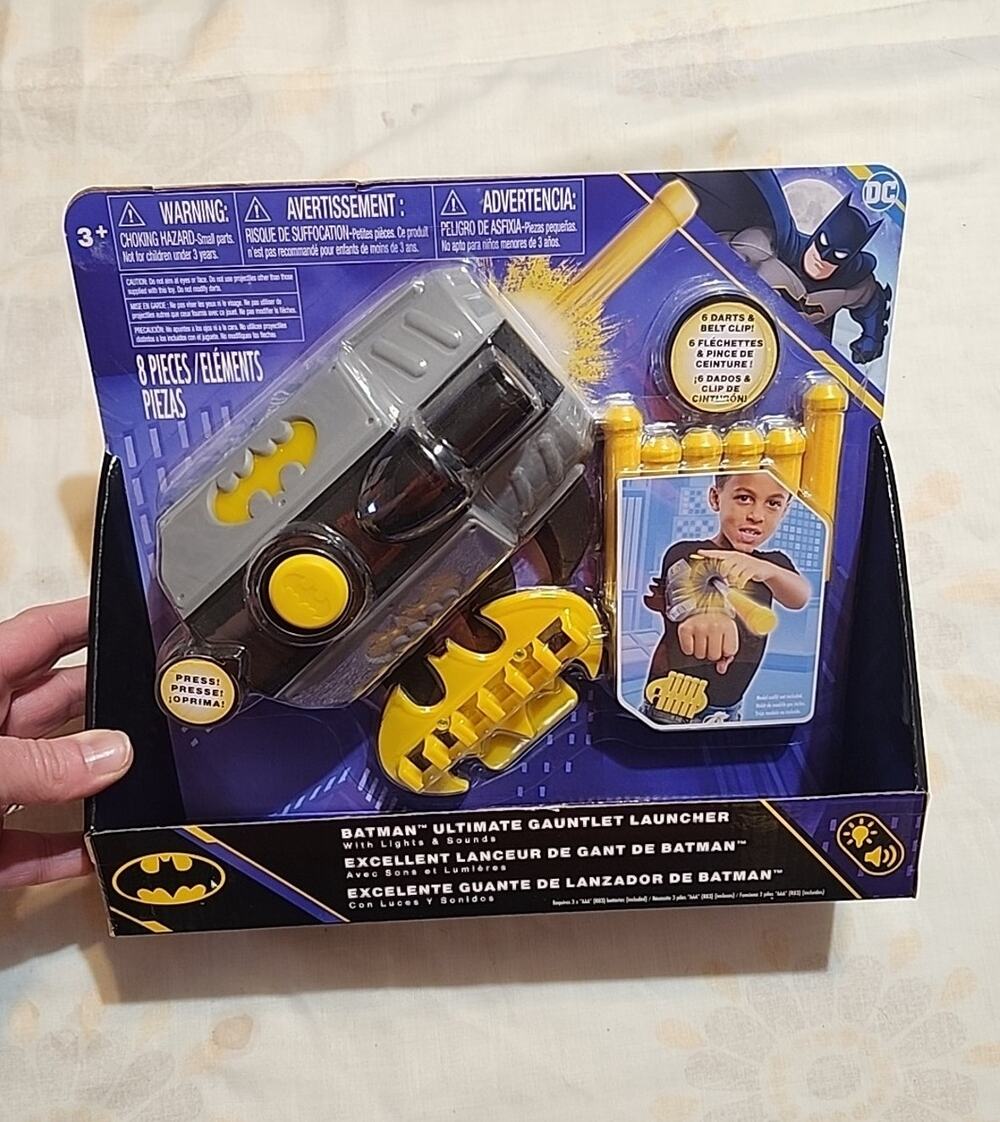 Batman DC Ultimate Gauntlet Launcher 8 pcs 6 Darts